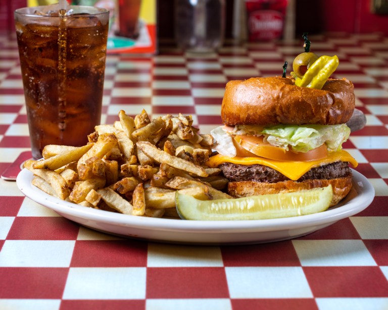 robinswoodfirebbq_cheeseburgerinparadise_2880x2304