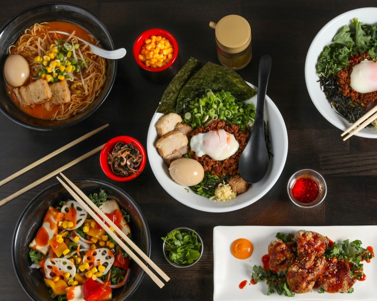 mogumogu_hero_2880x2304